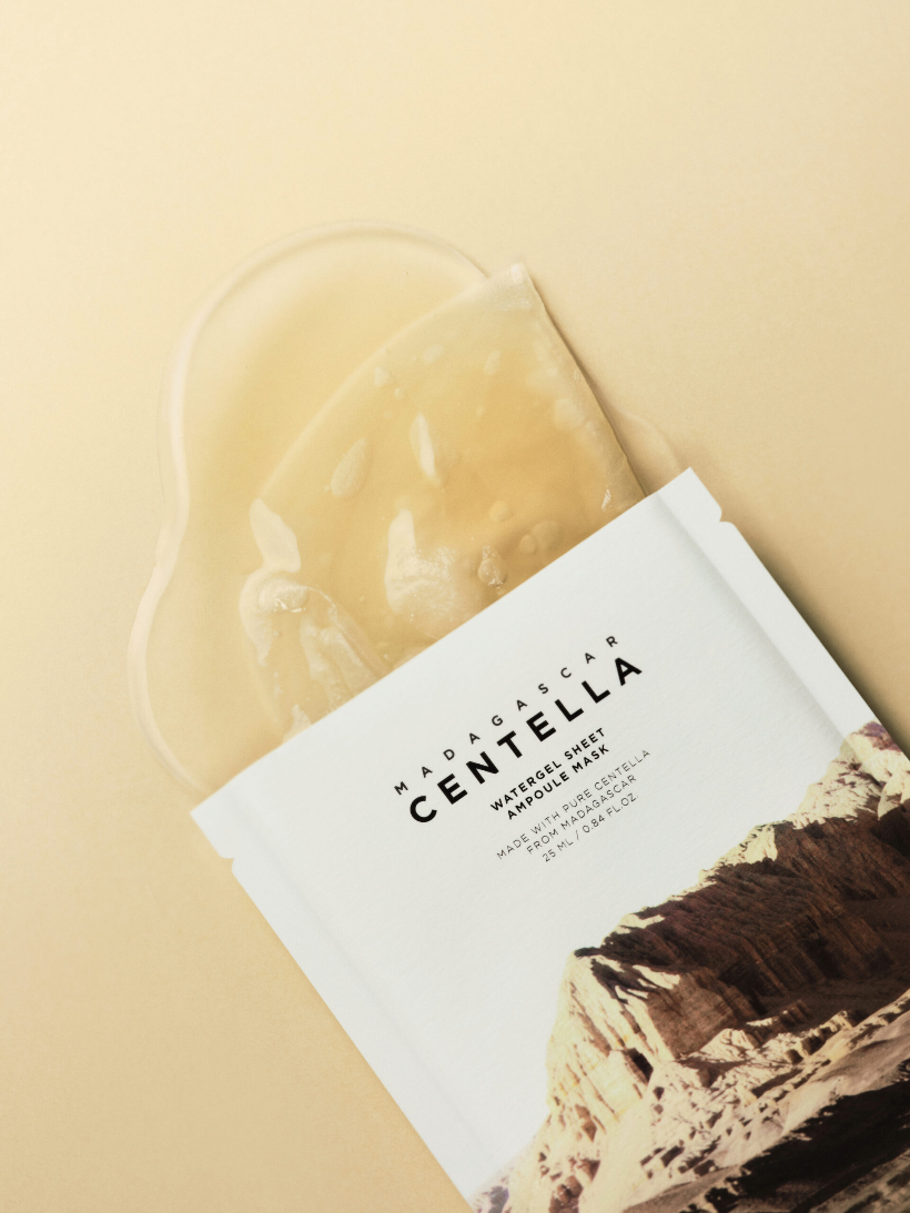 Маска тканинна заволожувальна з екстрактом центели 